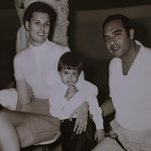 Roberto Riccio con Papà e Mamma da piccolo
